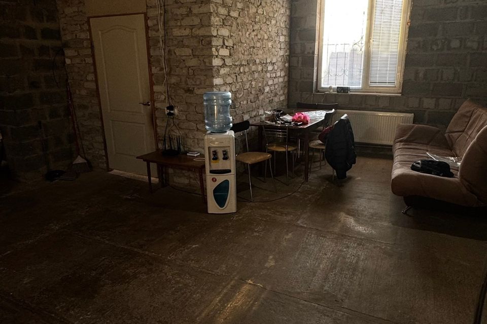 Продаётся 2-этажный дом, 360 м²