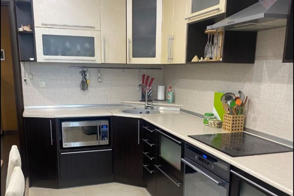 Сдаётся 2-комнатная квартира, 65 м²