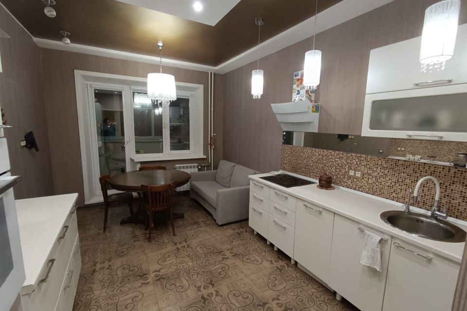 Продаётся 4-комнатная квартира, 98.6 м²