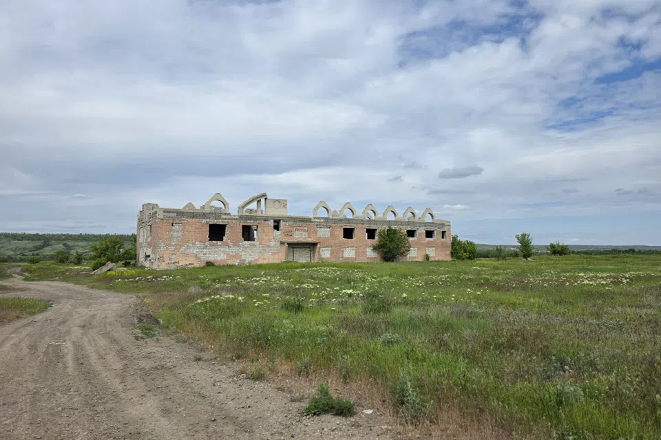 Продаётся 3-этажный дом, 1800 м²