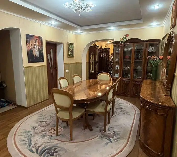 Продаётся 2-этажный дом, 350 м²
