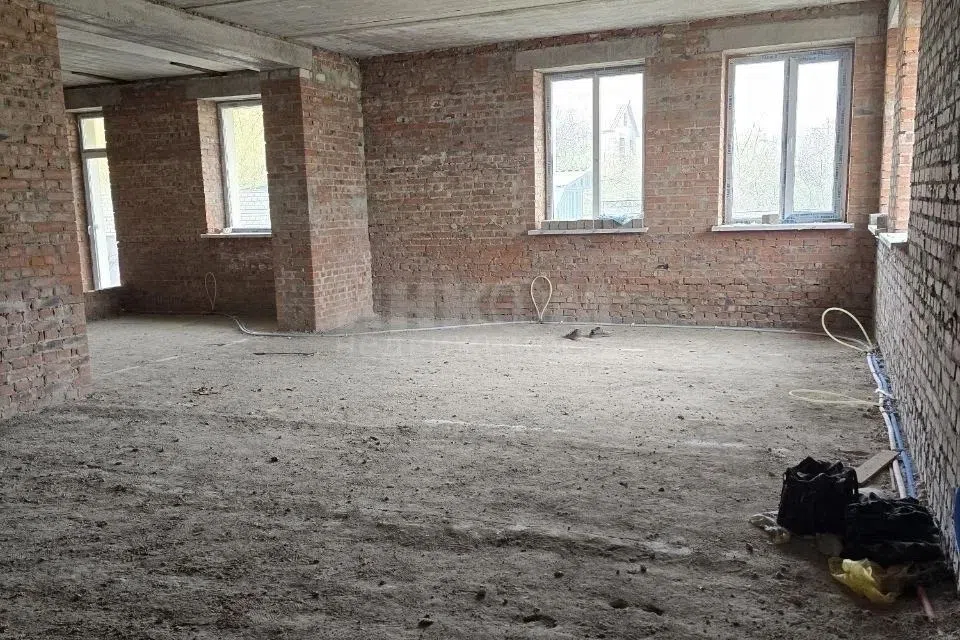 Продаётся 3-комнатная квартира, 170 м²
