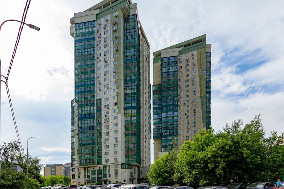 Продаётся 4-комнатная квартира, 111 м²