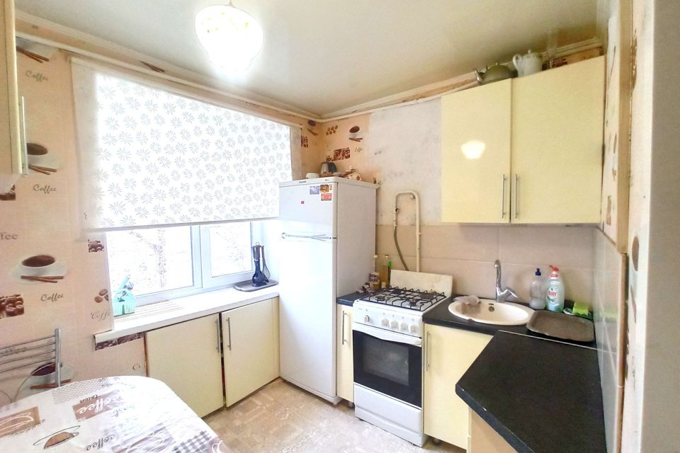 Продаётся 3-комнатная квартира, 50.3 м²