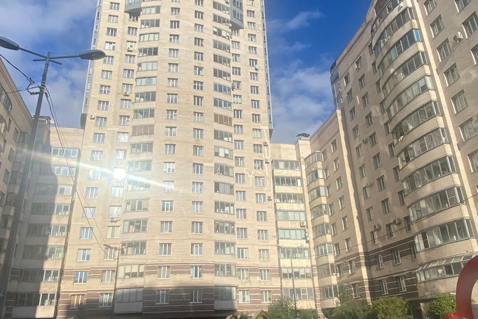 Продаётся 2-комнатная квартира, 81.6 м²