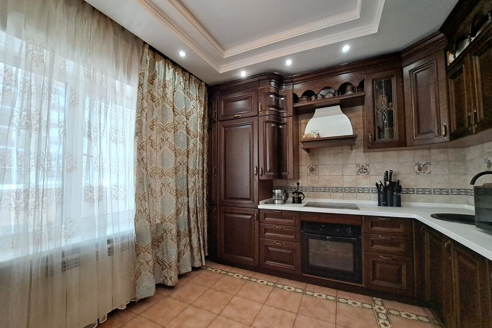 Продаётся 2-комнатная квартира, 65 м²