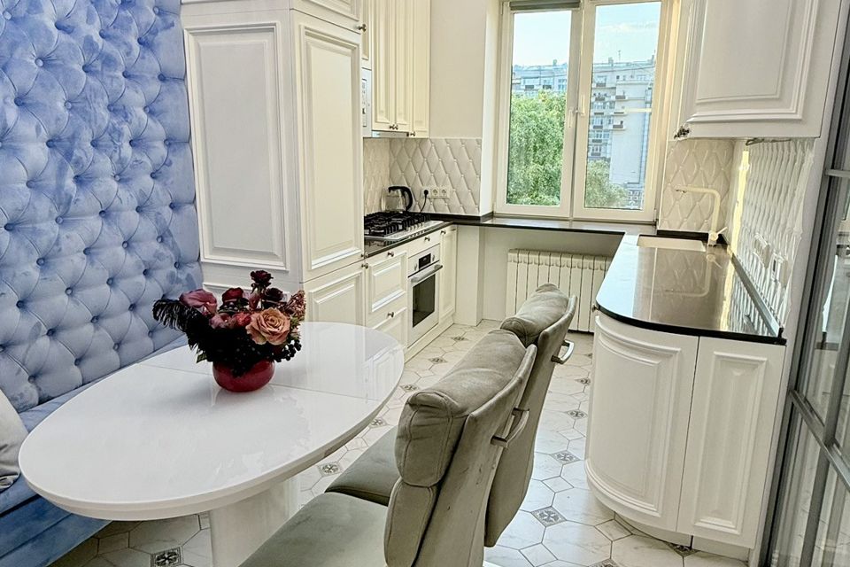 Продаётся 4-комнатная квартира, 92.9 м²