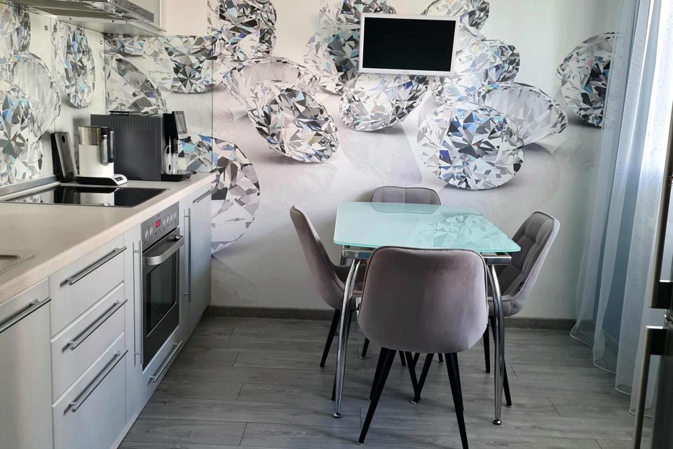 Продаётся 4-комнатная квартира, 83 м²