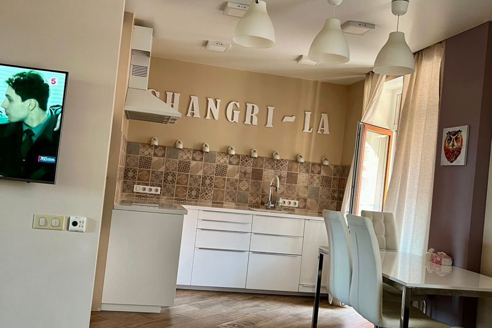 Сдаётся 3-комнатная квартира, 91 м²