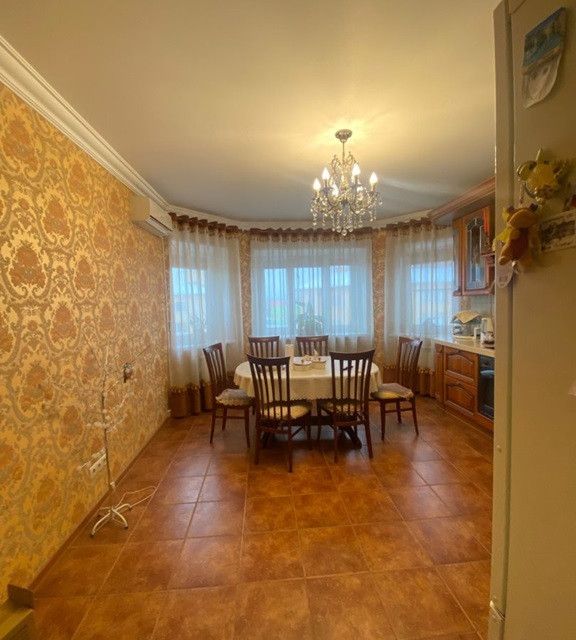Продаётся 3-комнатная квартира, 110 м²
