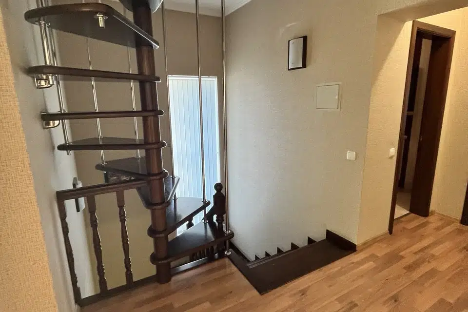 Продаётся таунхаус, 3-эт., 225 м²