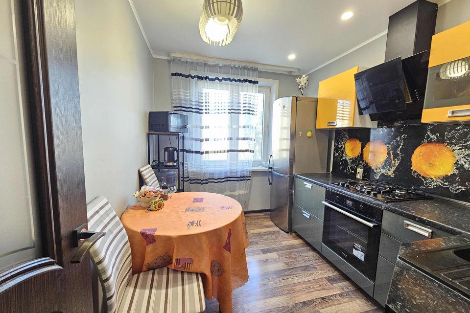 Продаётся 3-комнатная квартира, 60.2 м²