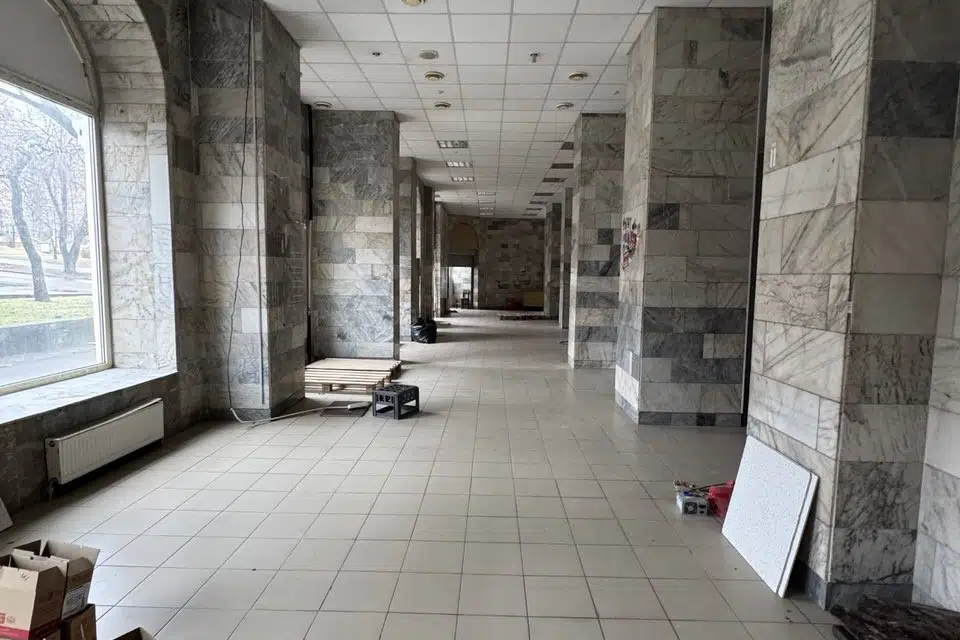 Сдаётся торговое помещение, 644 м²