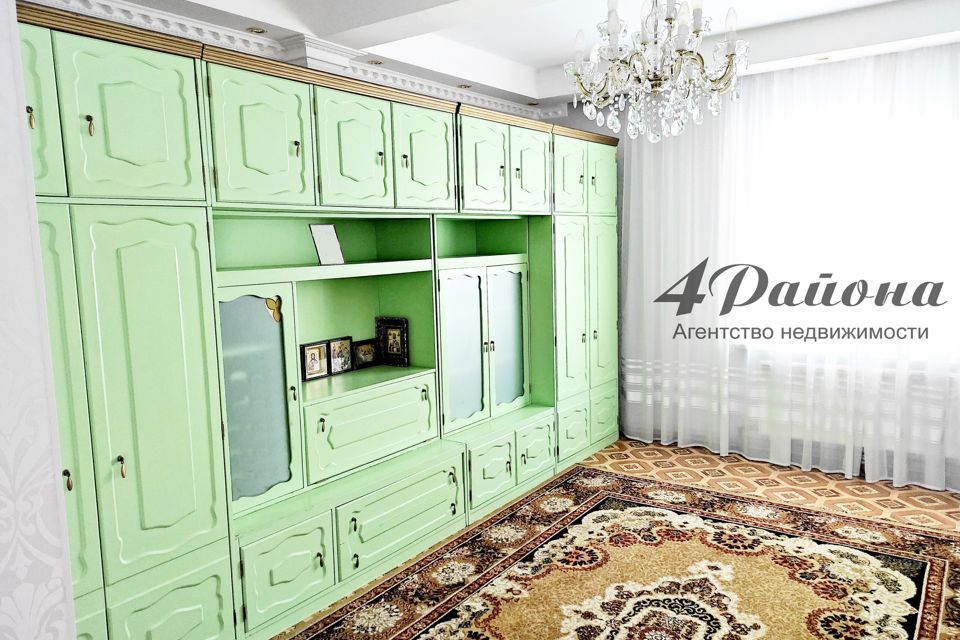 Продаётся 3-этажный дом, 400 м²