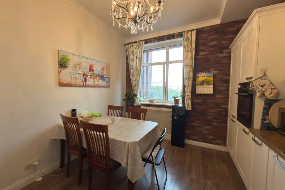 Продаётся 4-комнатная квартира, 96 м²