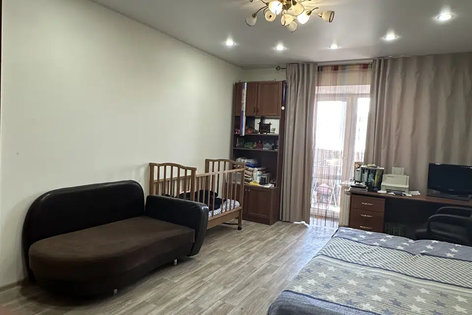 Продаётся 3-комнатная квартира, 137.3 м²