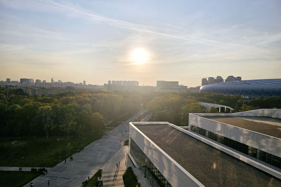 Продаётся 4-комнатная квартира, 135 м²