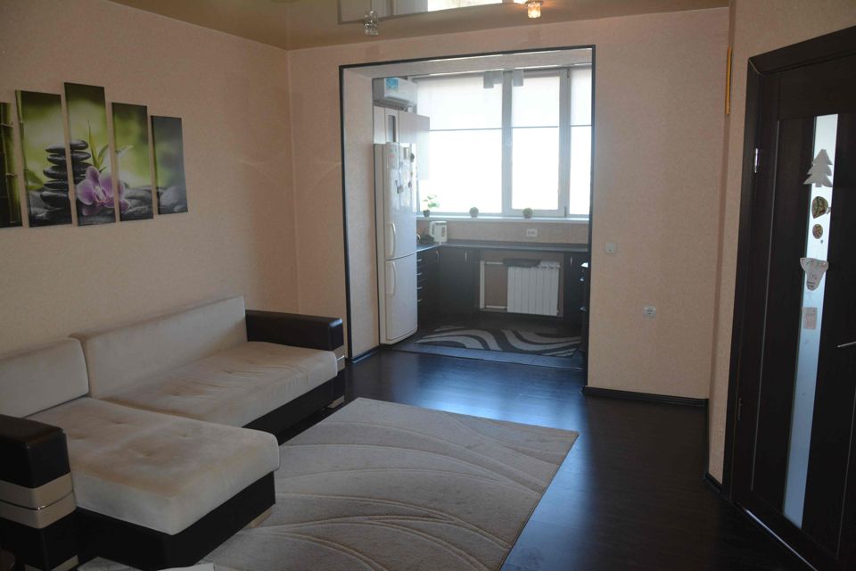 Продаётся 2-комнатная квартира, 60.9 м²