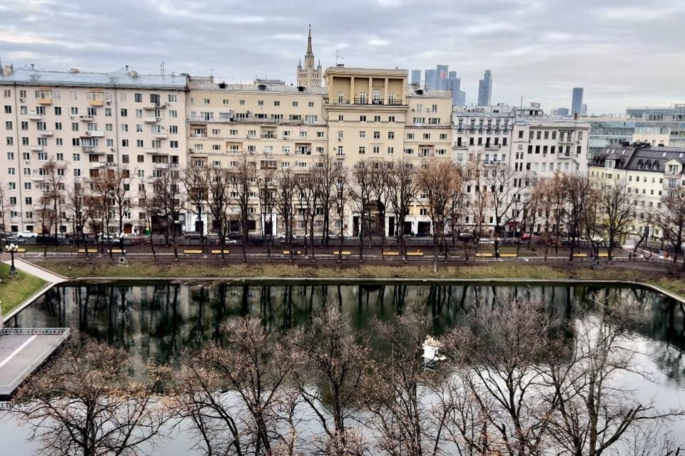 Продаётся 5-комнатная квартира, 501 м²