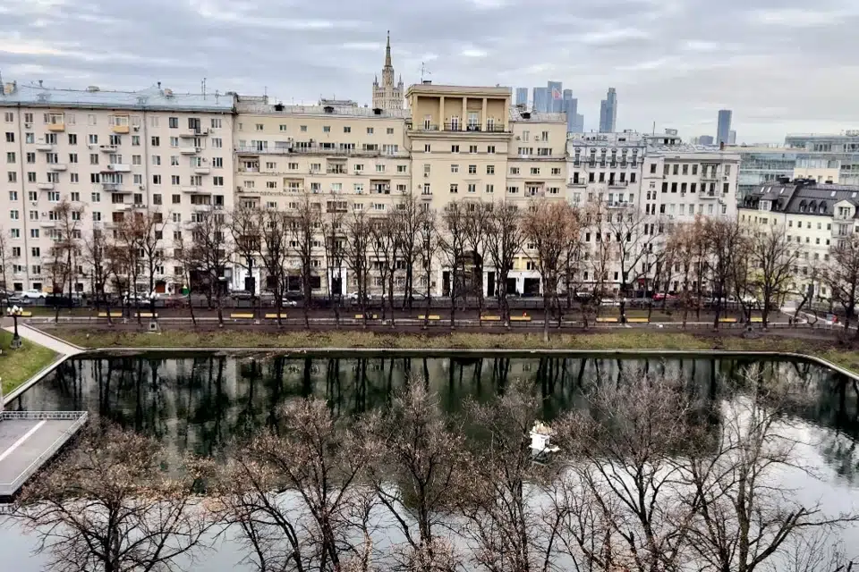 Продаётся 5-комнатная квартира, 501 м²