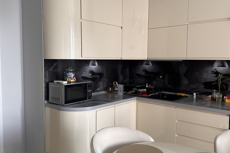 Продаётся 1-комнатная квартира, 56 м²