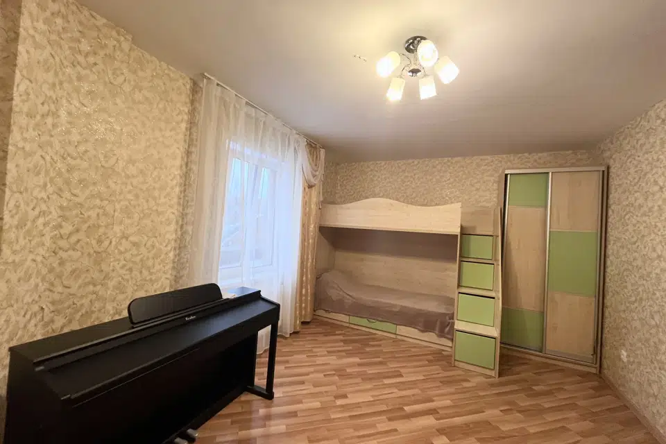 Продаётся 4-комнатная квартира, 115.4 м²