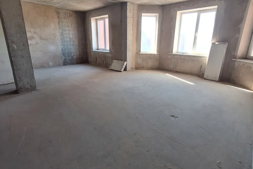 Продаётся 3-комнатная квартира, 116 м²