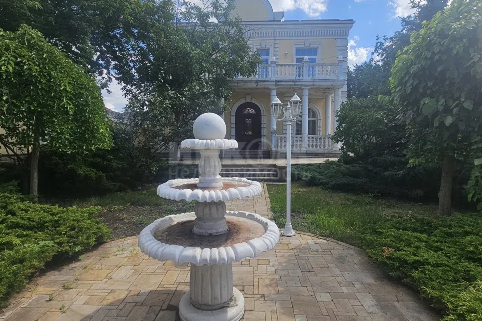 Продаётся 2-этажный дом, 365 м²