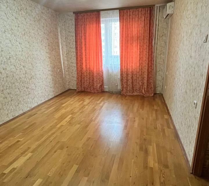Продаётся 1-комнатная квартира, 37.6 м²