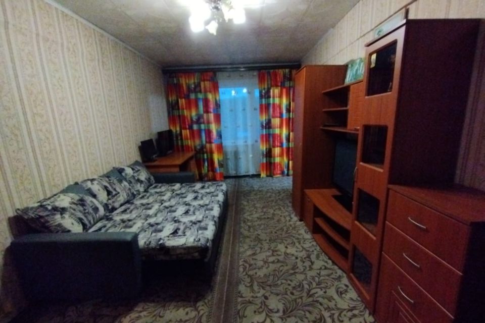 Продаётся 3-комнатная квартира, 48.6 м²