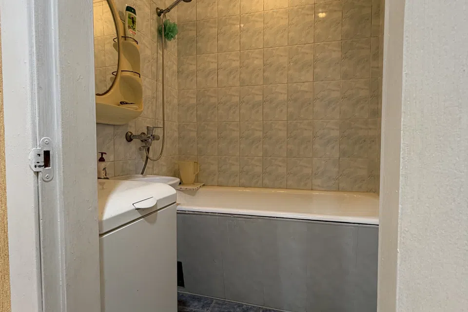 Продаётся 4-комнатная квартира, 90 м²