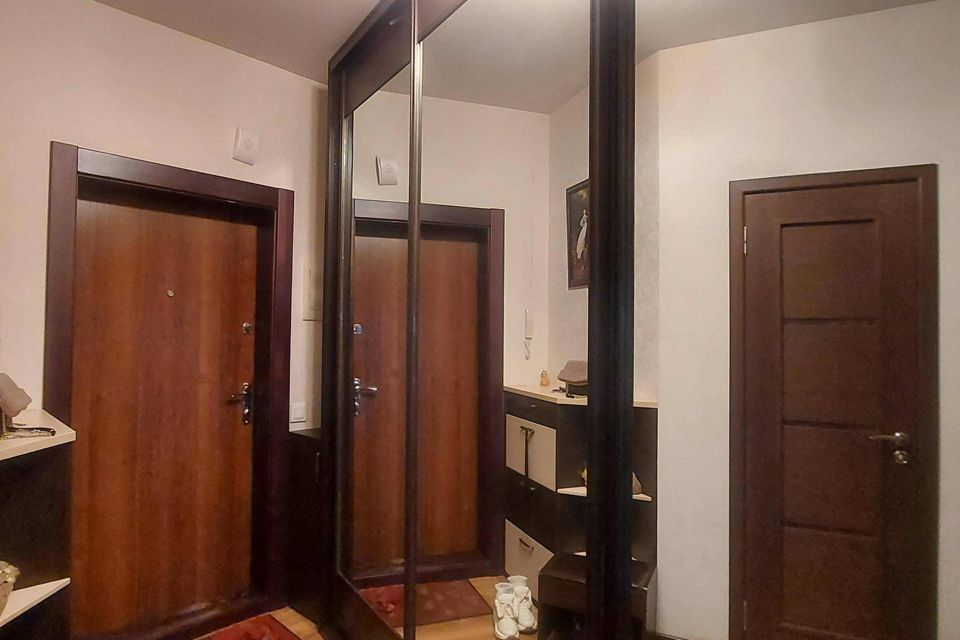 Продаётся 1-комнатная квартира, 53.3 м²