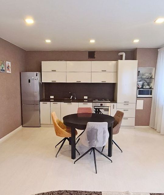 Продаётся 2-комнатная квартира, 61.6 м²