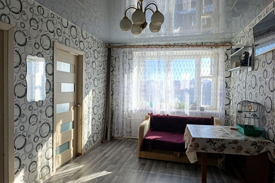 Продаётся 4-комнатная квартира, 61.8 м²