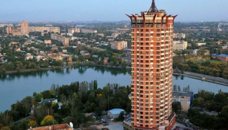 Продаётся 4-комнатная квартира, 154 м²