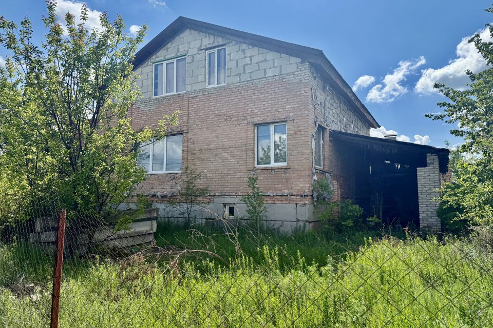 Продаётся 2-этажный дом, 200 м²