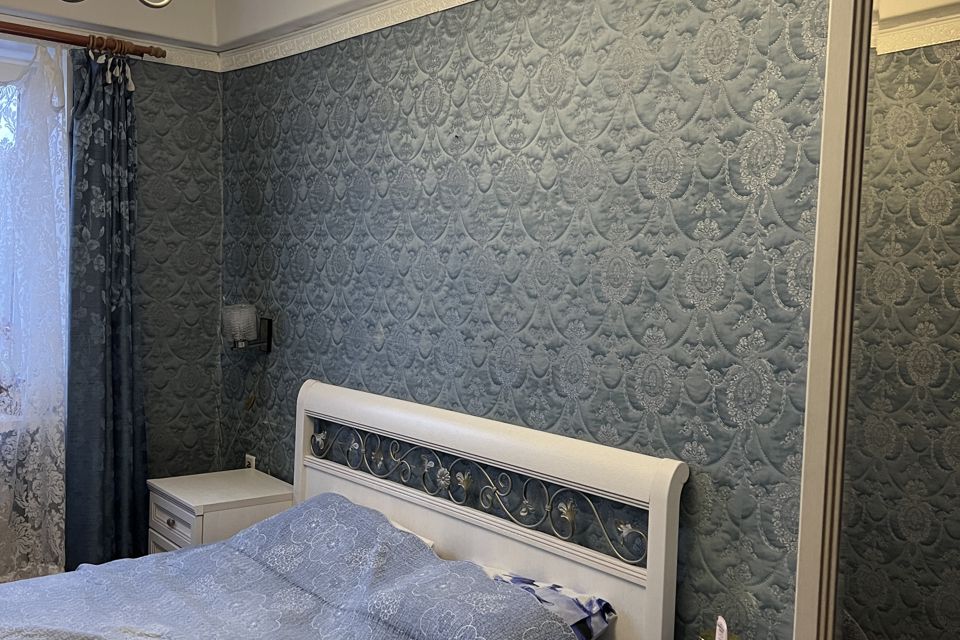 Продаётся 4-комнатная квартира, 90 м²