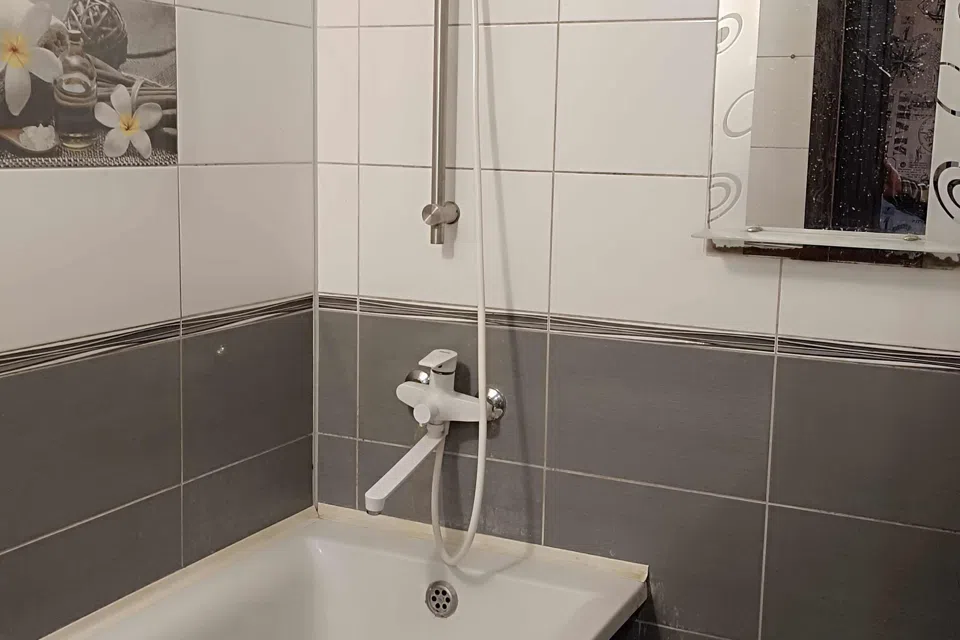 Продаётся 3-комнатная квартира, 57.3 м²
