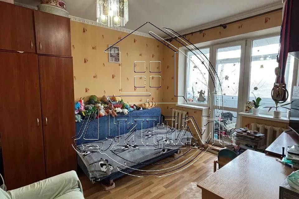 Продаётся 3-комнатная квартира, 57.8 м²