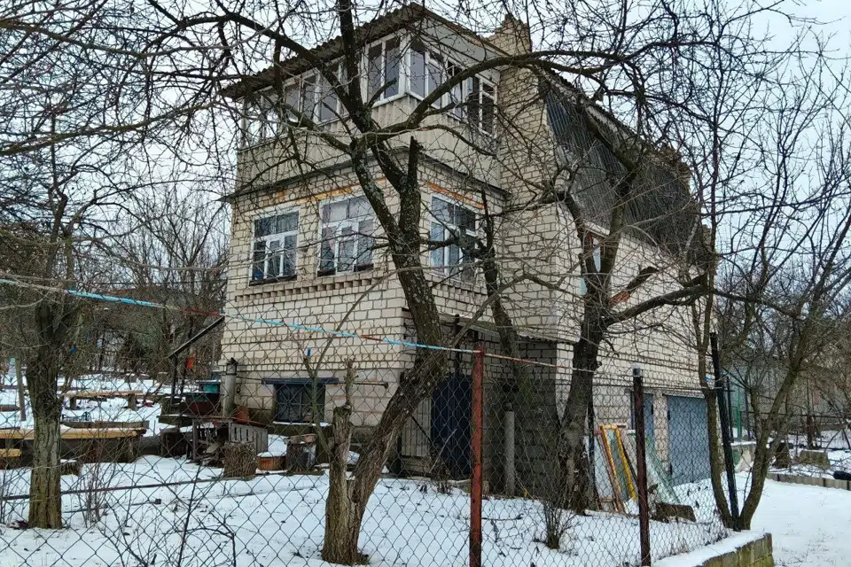 Продаётся 2-этажный дом, 250 м²