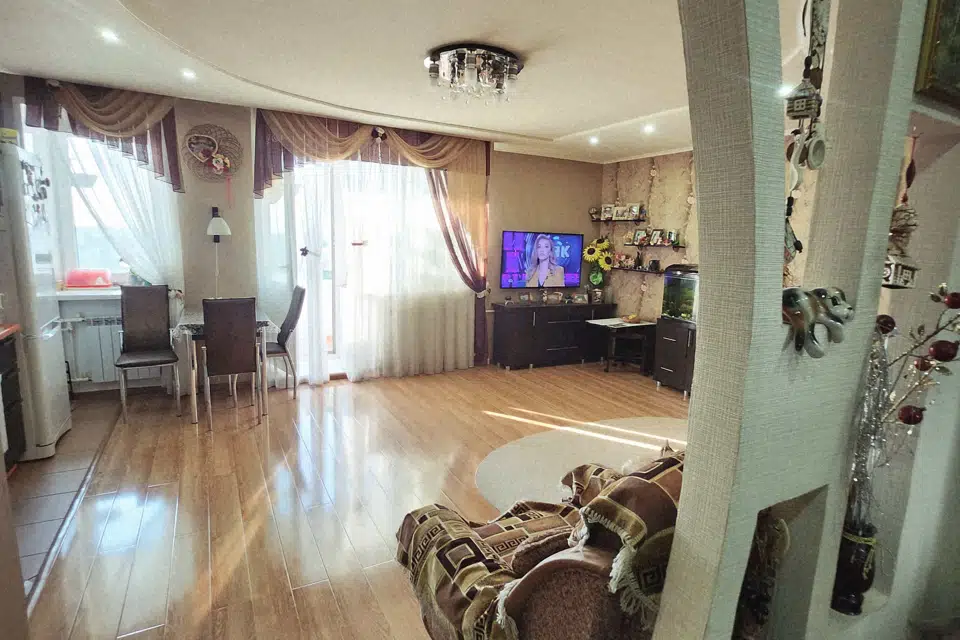 Продаётся 4-комнатная квартира, 72.2 м²