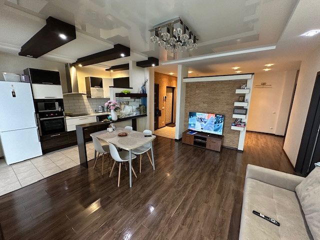 Продаётся 3-комнатная квартира, 75.9 м²