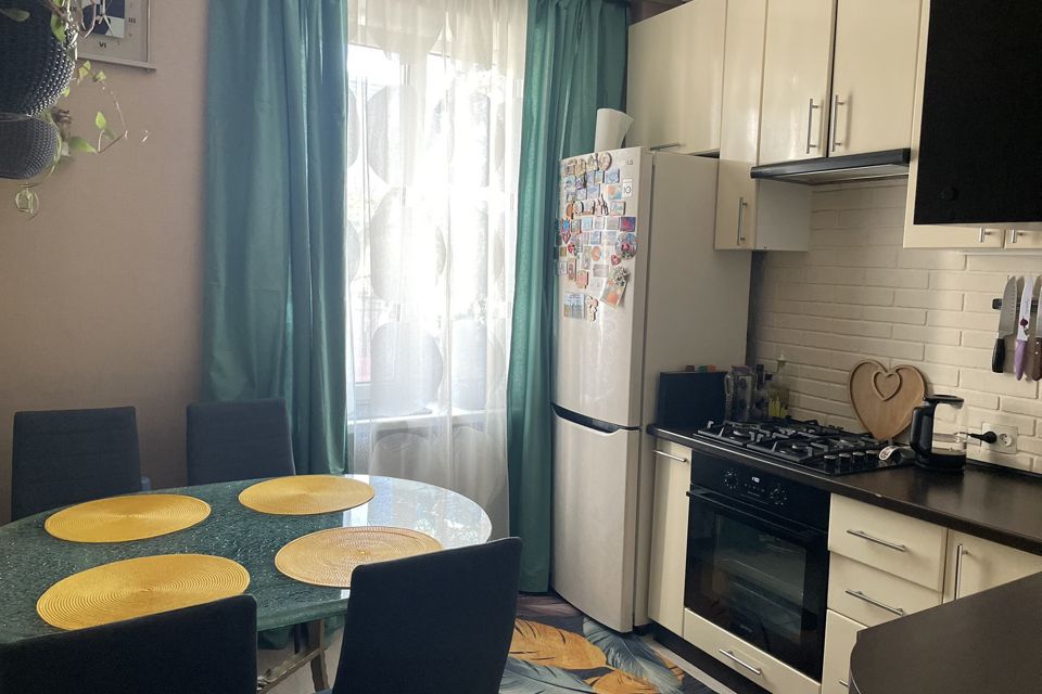 Продаётся 3-комнатная квартира, 81.2 м²