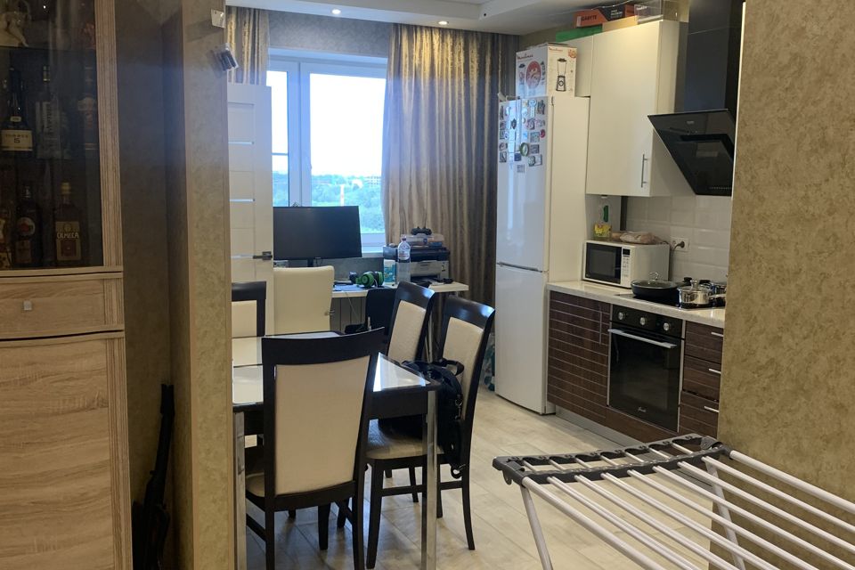 Продаётся 1-комнатная квартира, 42 м²