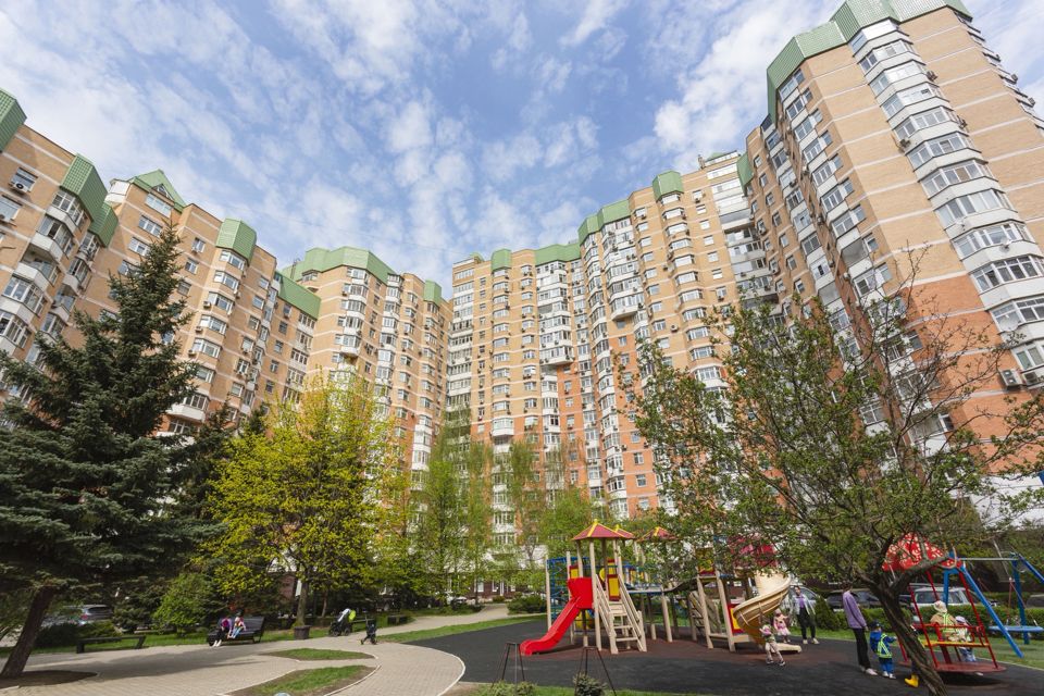 Продаётся 3-комнатная квартира, 128.3 м²