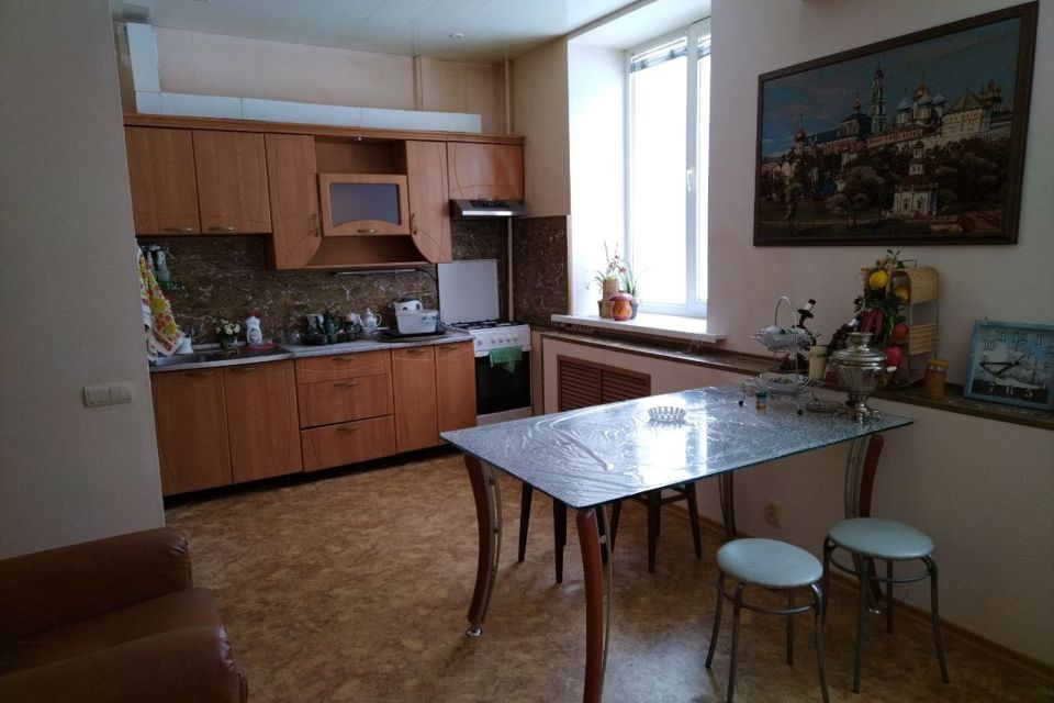 Продаётся 3-комнатная квартира, 71.2 м²