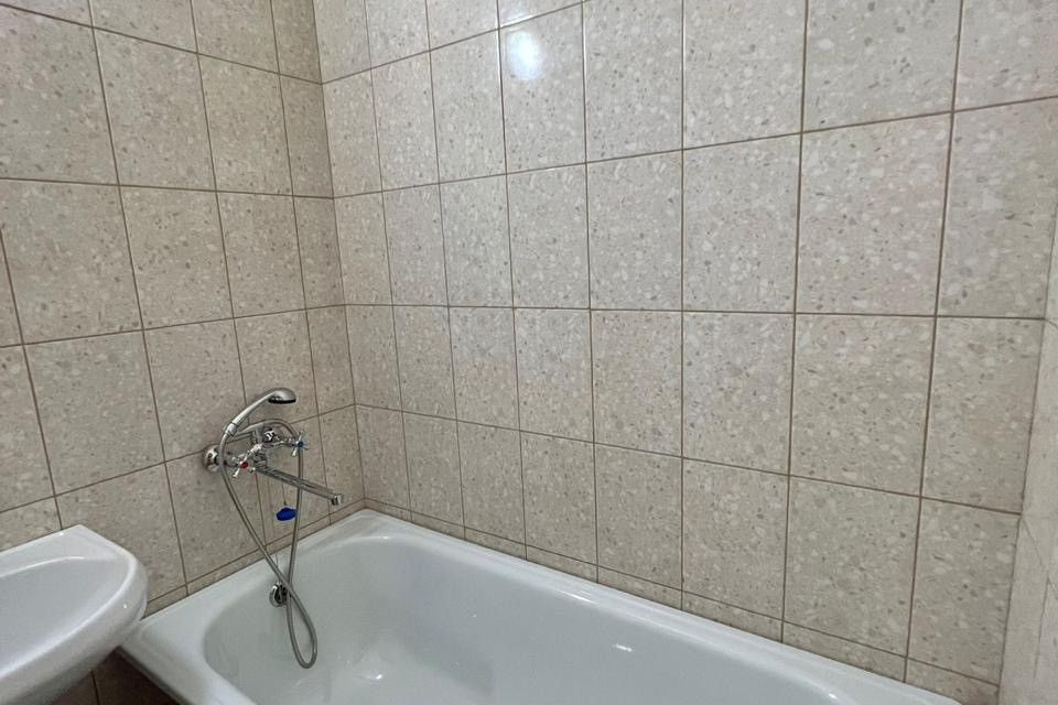 Продаётся 1-комнатная квартира, 49 м²