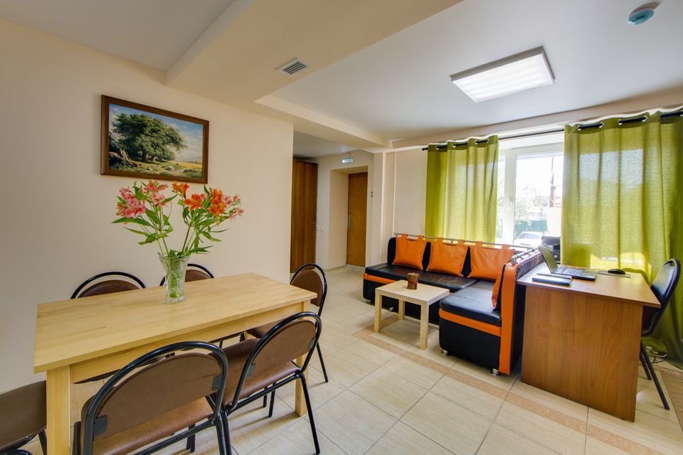 Продаётся 4-комнатная квартира, 97.8 м²