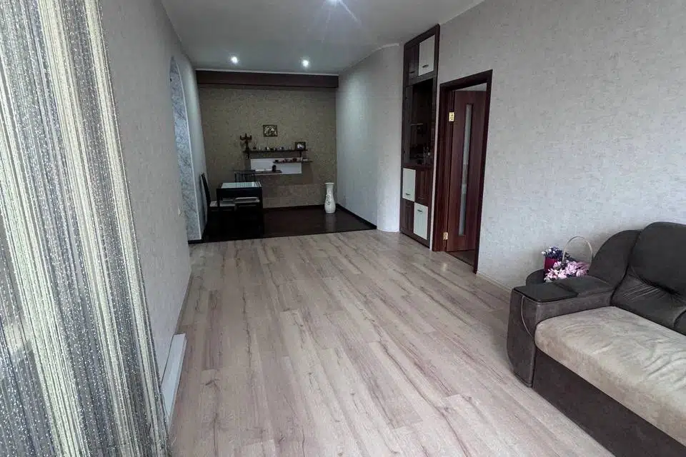 Продаётся 3-комнатная квартира, 146.4 м²