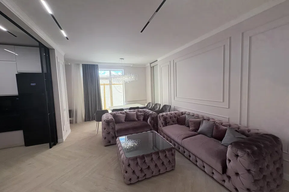 Продаётся 3-комнатная квартира, 113 м²